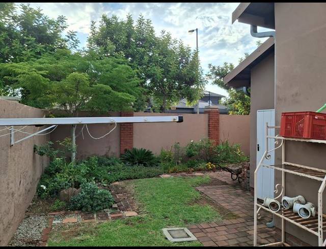 4 BEDROOM HOUSE FOR SALE IN MONAVONI